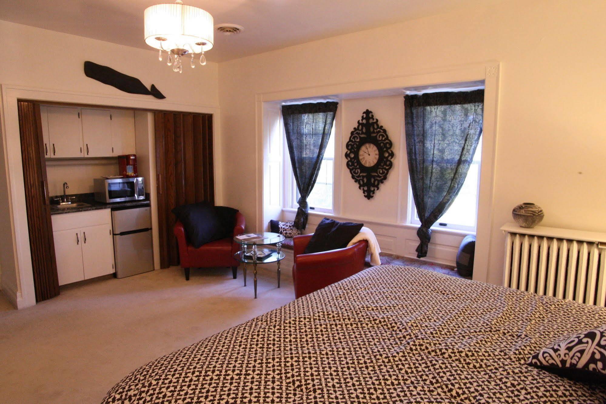 Christmas House Bed & Breakfast Расин Экстерьер фото